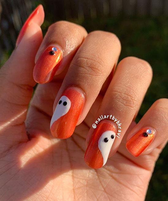 ORANGE AND BLACK OMBRE HALLOWEEN NAILS