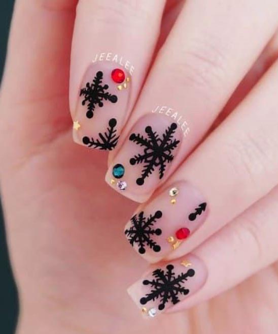 Red and Green Christmas Nail Designs