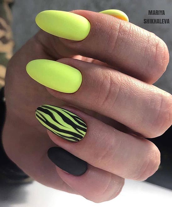 SHORT COFFIN ACRYLIC NAILS BLUE OR BLACK