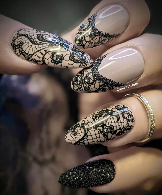 WHITE SILVER AND GOLD NAIL DESIGNS