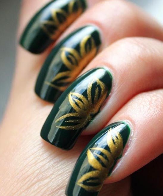 Christmas Nails Designs Green and Gold
