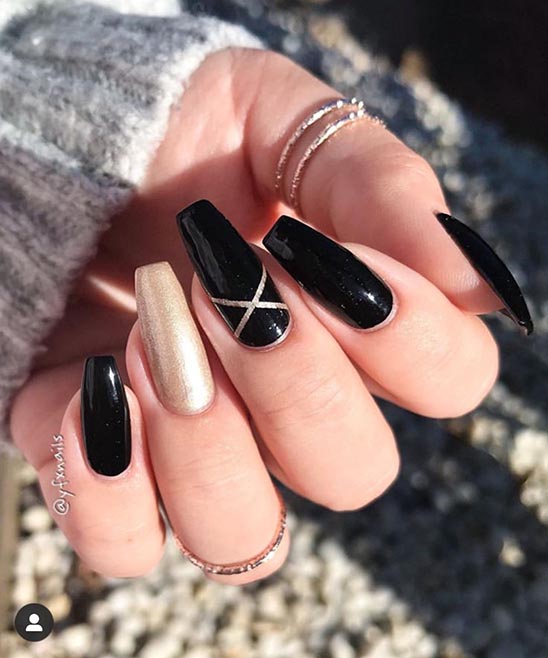 Cute Black and Gold Acrylic Nails