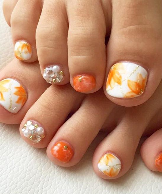 Cute Christmas Toe Nail Designs