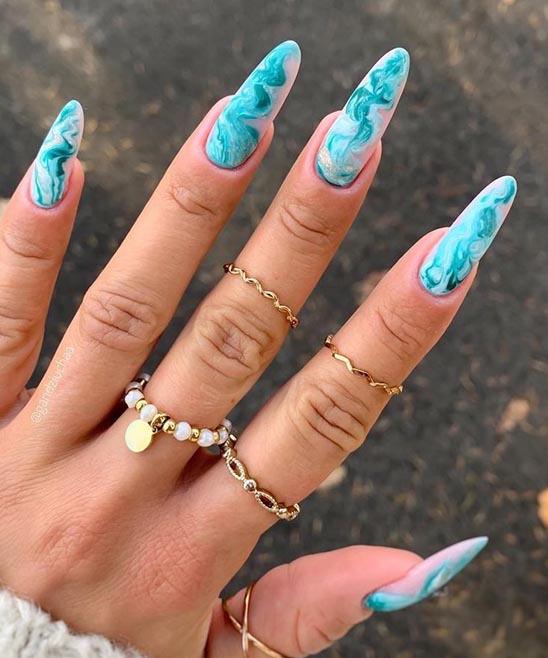 Green Christmas Nail Designs