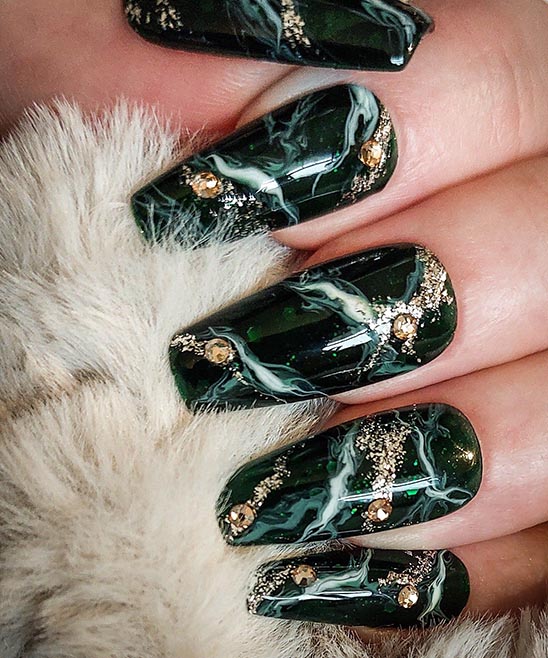 Green Christmas Nails Designs
