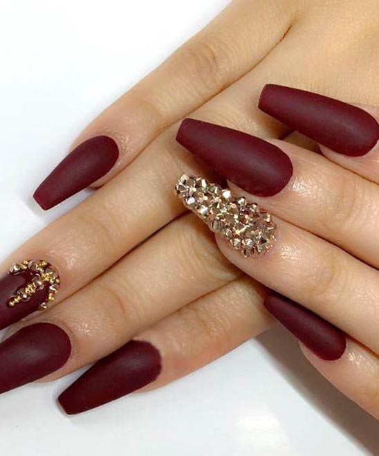 Matte burgundy and gold glitter accent nail | Glitter accent nails, Burgundy  nails, Gold nails
