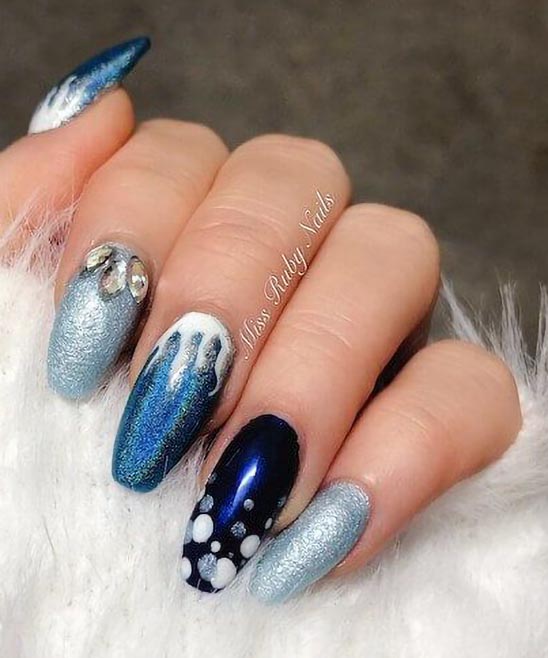 Navy Blue Winter Nail Designs