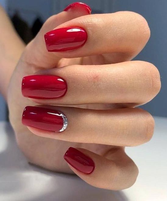 Acrylic Christmas Nails Red and Green