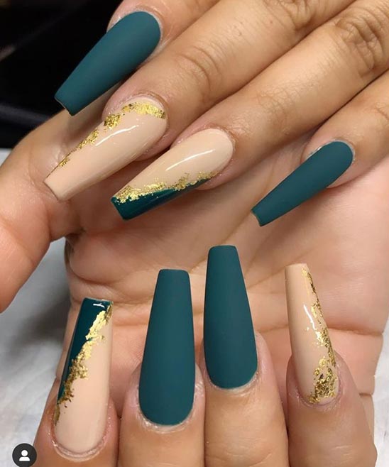 Black and White Coffin Nail Designs.jpg