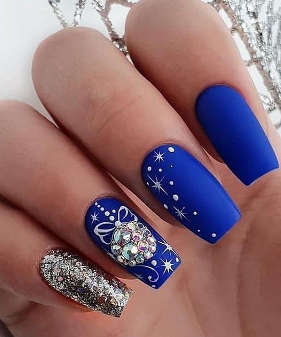 Christmas Nails French Tips.jpg