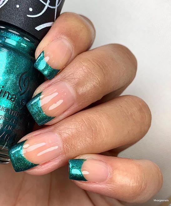 Emerald Green Christmas Nails