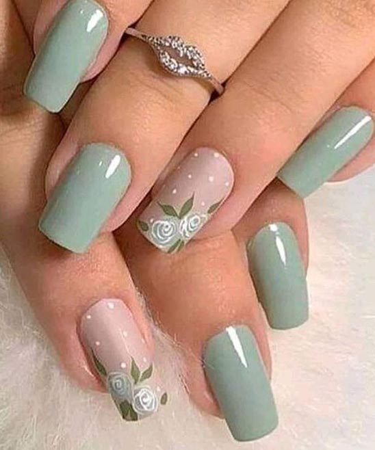 French Tip Nails Christmas