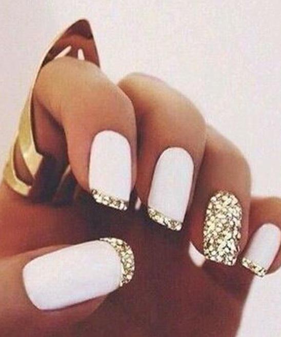 French Tip Nails Christmas