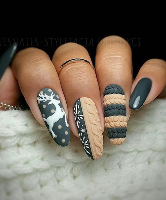 Glitter Christmas Nail Art