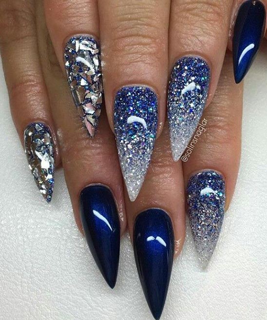 Matte Christmas Sweater Stiletto Nails