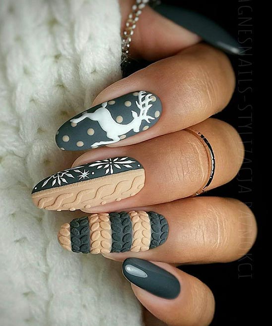 Nail Art Christmas Tree Design