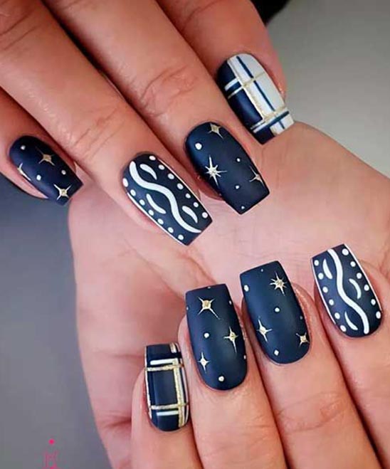Nails Navy Blue and Gold