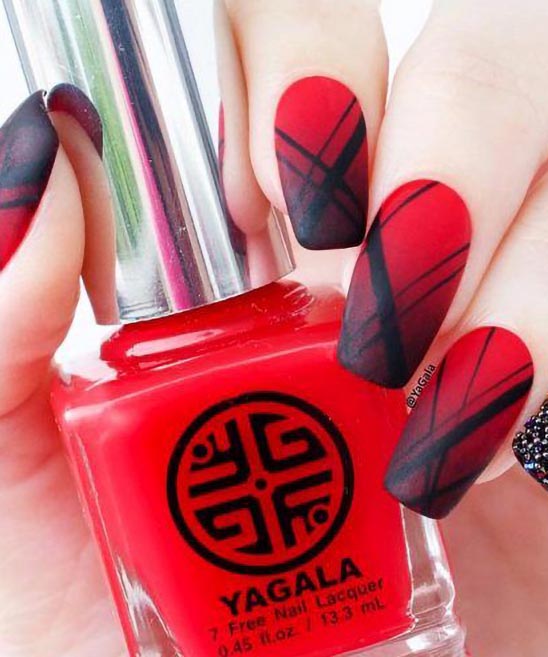 Red and Green Christmas Nail Designs