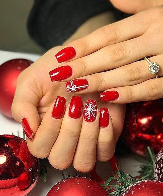 Red and Green Glitter Christmas Nails