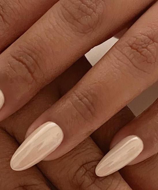 Short Almond Nails Spring 2023