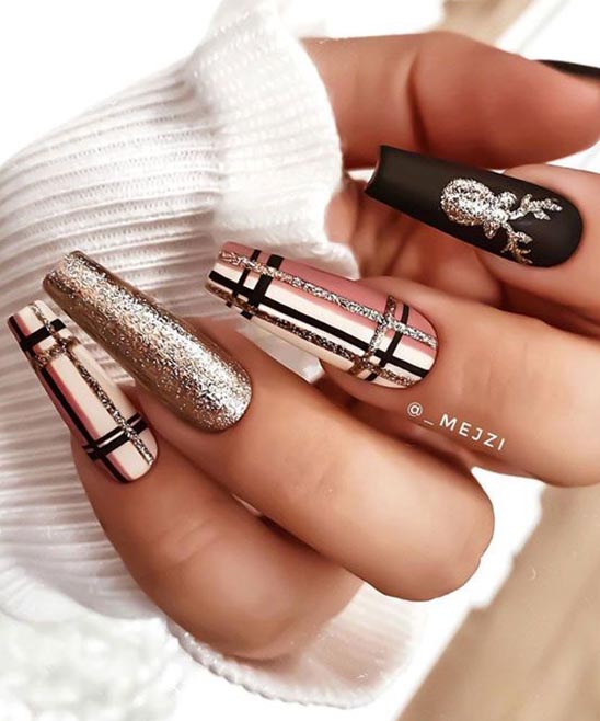 Short Christmas Nail Designs