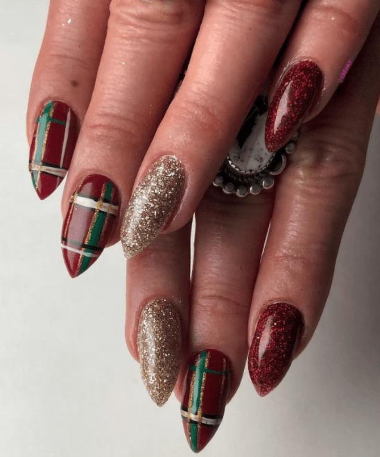 Simple Christmas Nail Designs