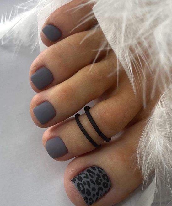Toe Nail Black Flower Design