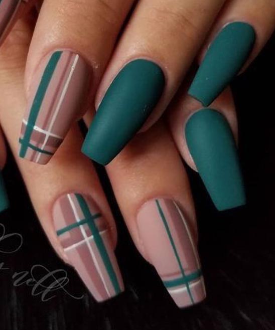 Winter Sweater Nails